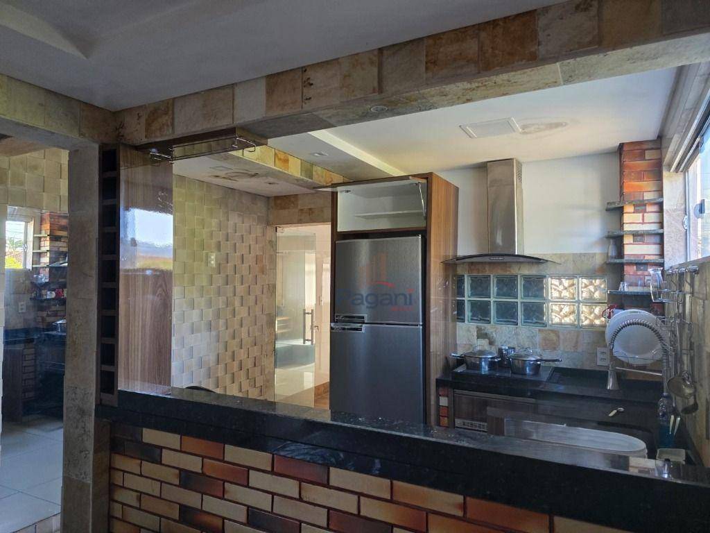 Casa, 3 quartos, 215 m² - Foto 3