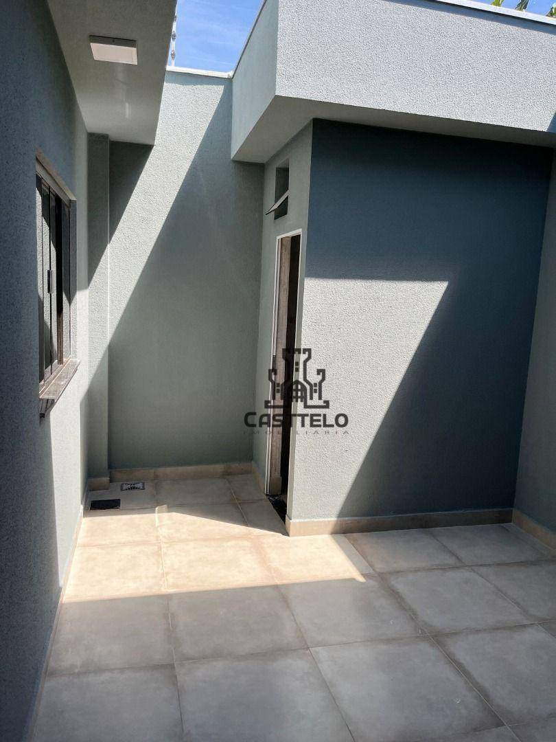 Casa à venda com 3 quartos, 100m² - Foto 11