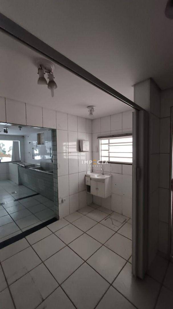 Sobrado à venda com 3 quartos, 200m² - Foto 26