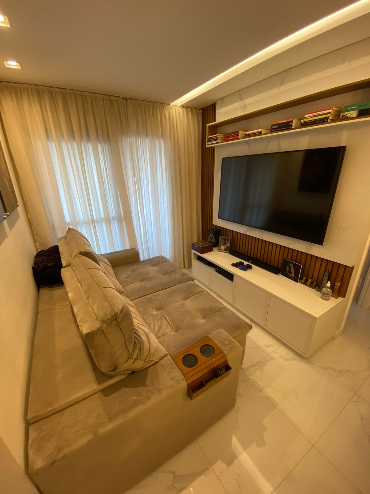 Apartamento à venda com 2 quartos, 61m² - Foto 1