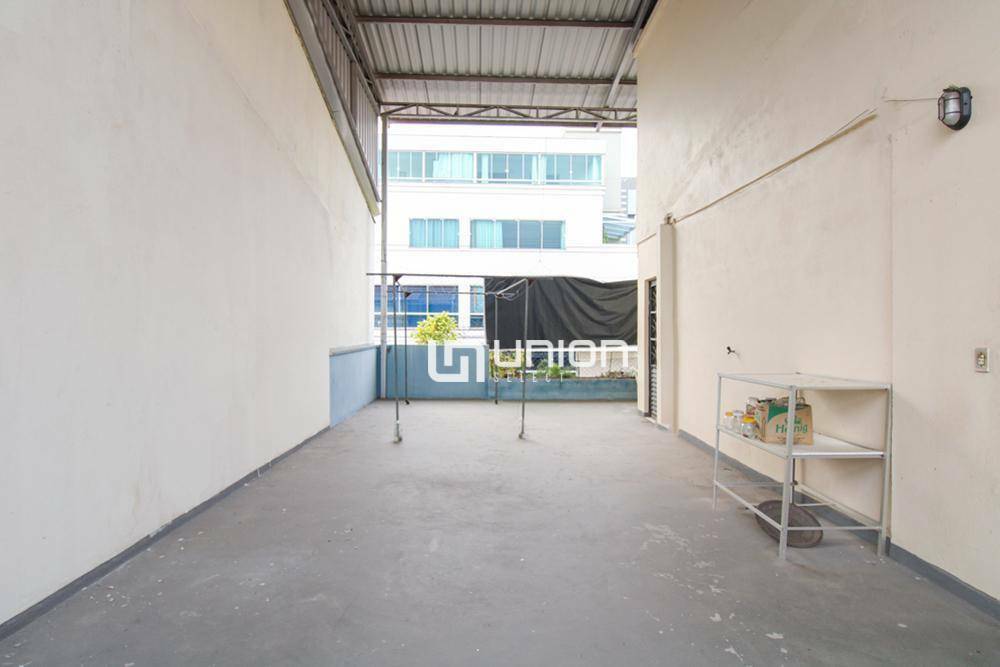 Casa à venda e aluguel com 4 quartos, 300m² - Foto 17