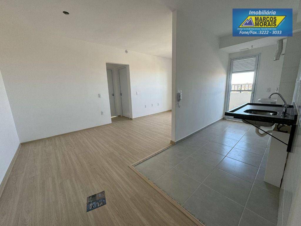 Apartamento à venda com 2 quartos, 60m² - Foto 3