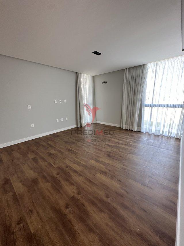 Casa à venda com 4 quartos, 200m² - Foto 11