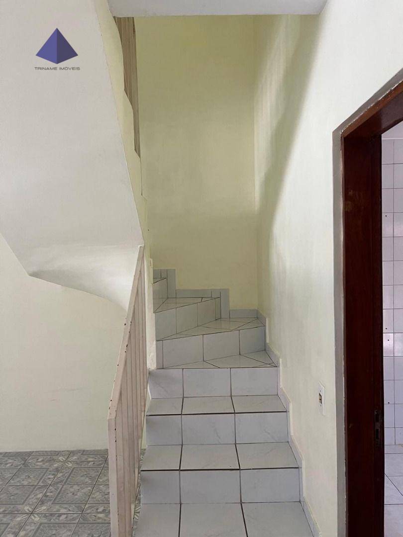 Sobrado à venda com 2 quartos, 66m² - Foto 2