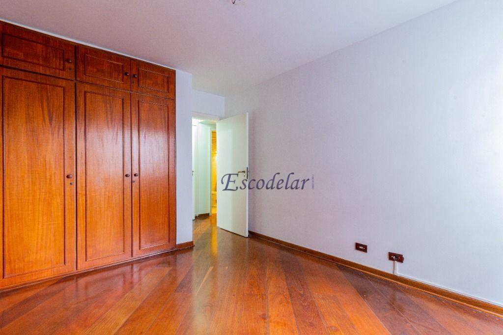 Apartamento para alugar com 3 quartos, 150m² - Foto 19