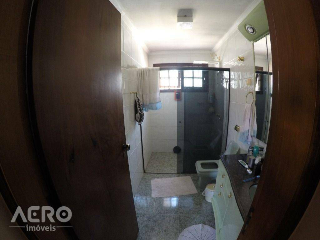 Casa à venda com 5 quartos, 317m² - Foto 16