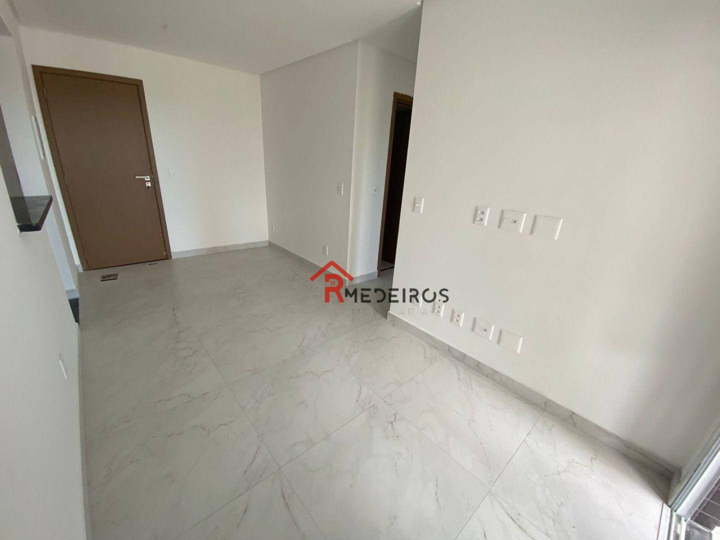 Apartamento à venda com 1 quarto, 55m² - Foto 4