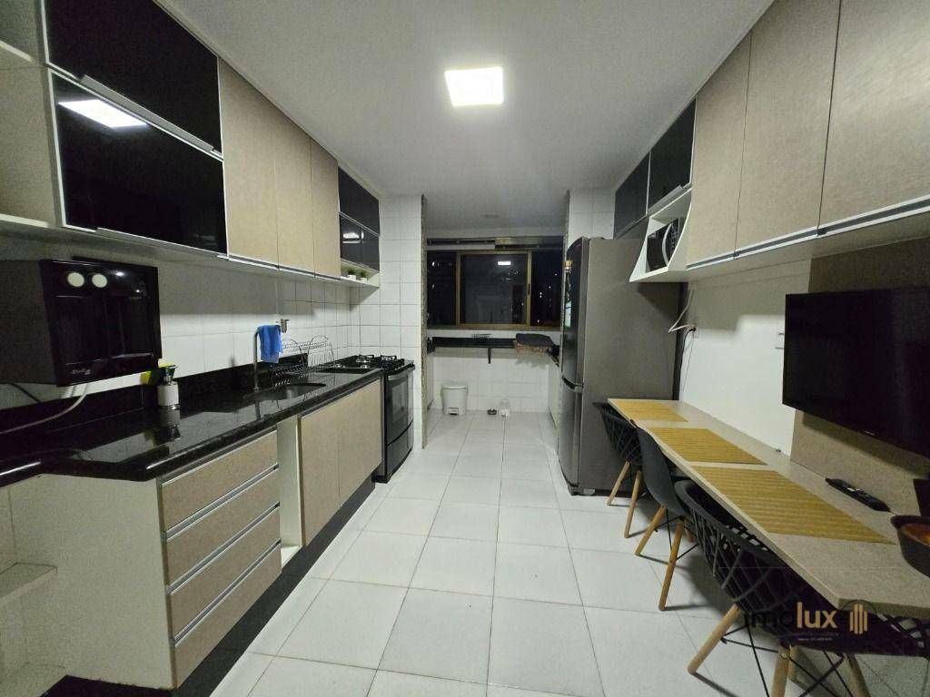 Apartamento à venda com 3 quartos, 128m² - Foto 3