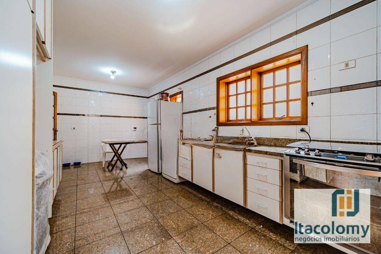 Casa de Condomínio à venda com 3 quartos, 300m² - Foto 9