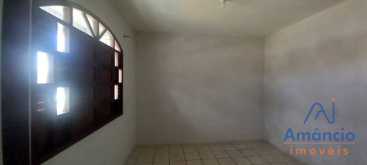 Casa à venda com 4 quartos, 238m² - Foto 8