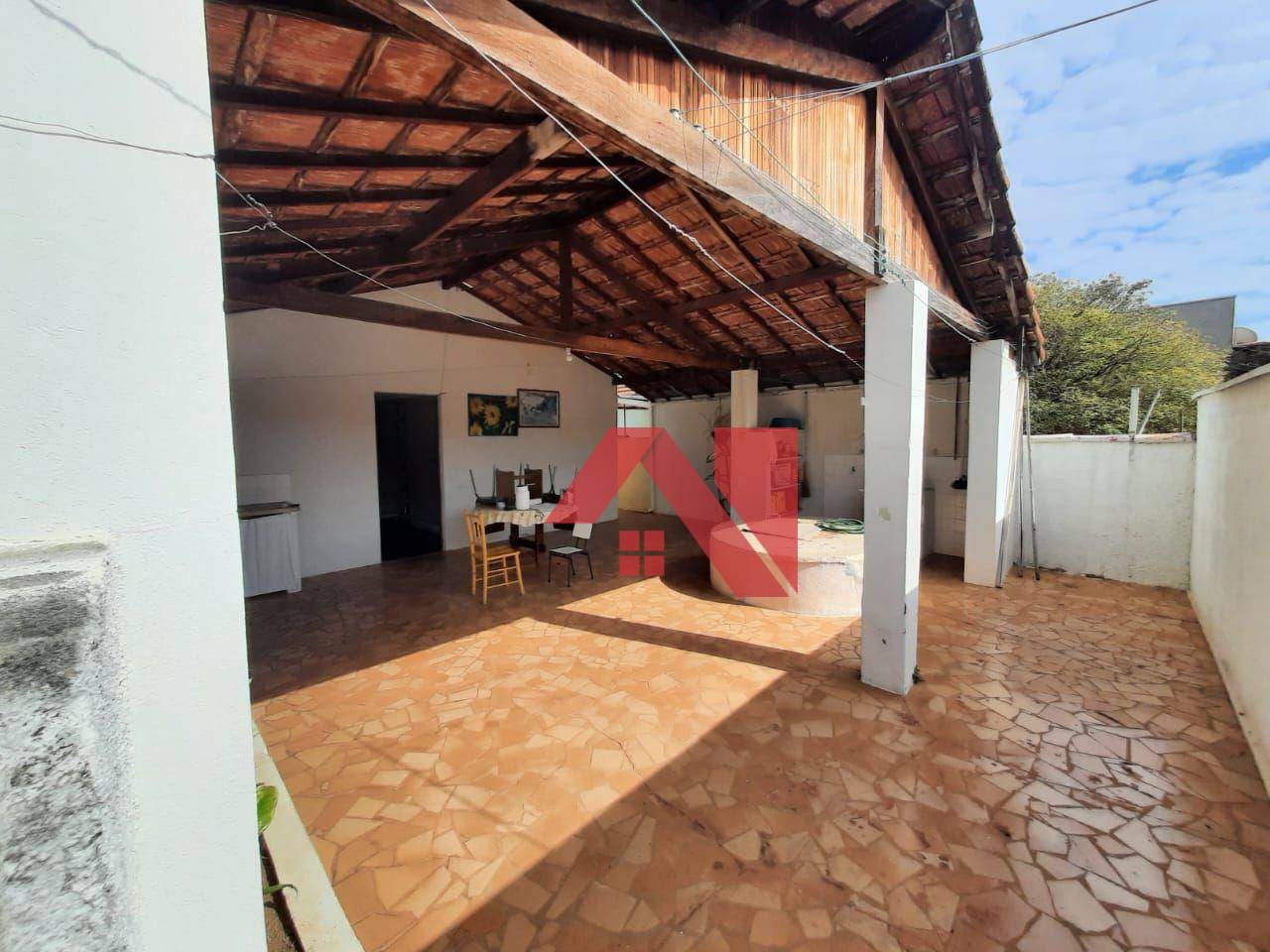 Casa à venda com 2 quartos, 190m² - Foto 7