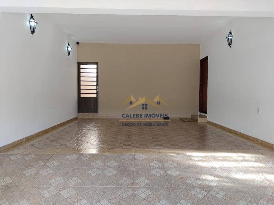 Casa à venda com 3 quartos, 240m² - Foto 4