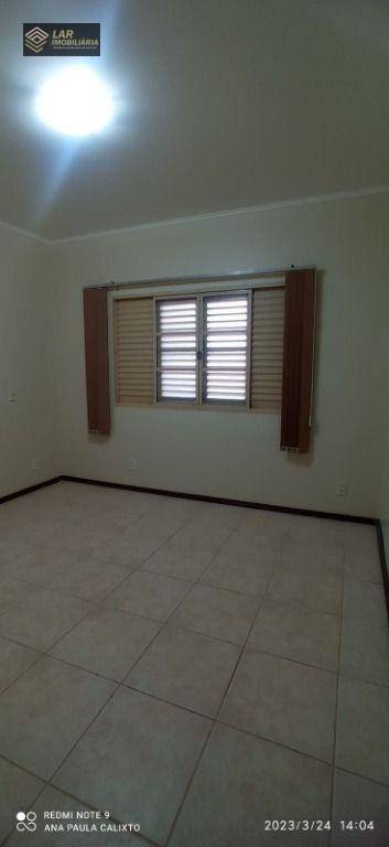 Casa à venda e aluguel com 3 quartos, 350m² - Foto 17