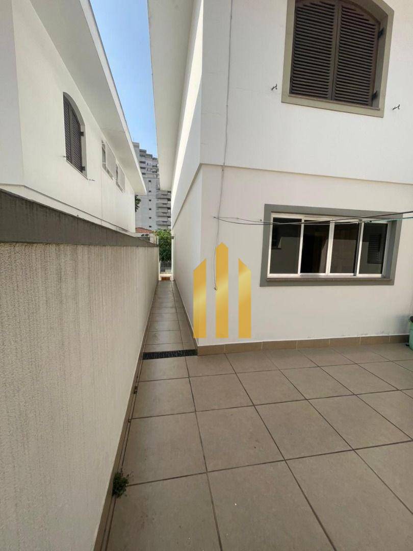 Sobrado à venda e aluguel com 4 quartos, 300m² - Foto 13