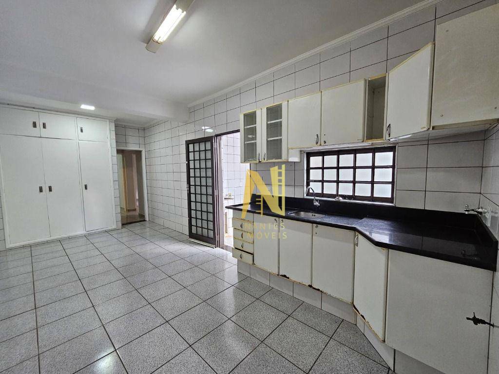 Casa à venda com 3 quartos, 162m² - Foto 15