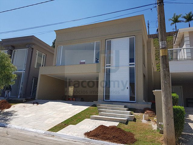 Casa de Condomínio à venda com 3 quartos, 303m² - Foto 1