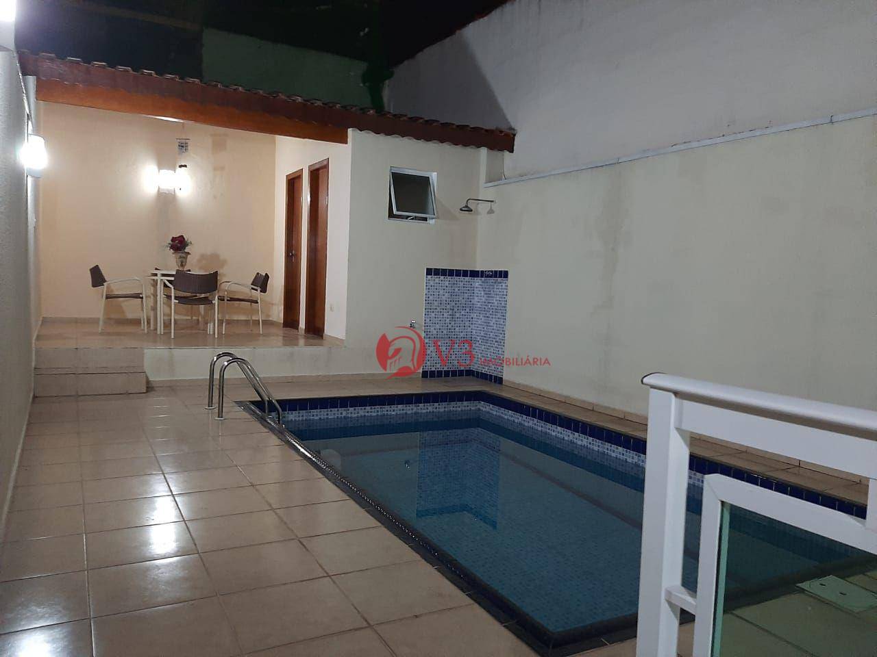 Sobrado à venda com 3 quartos, 350m² - Foto 1