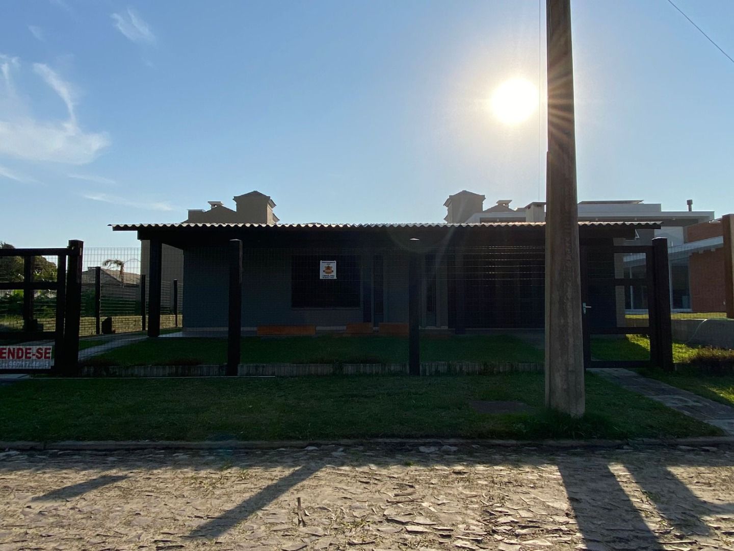 Casa à venda com 3 quartos, 200m² - Foto 2