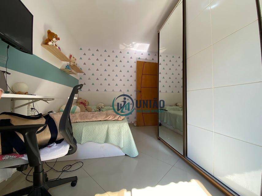 Casa à venda com 4 quartos, 240m² - Foto 6