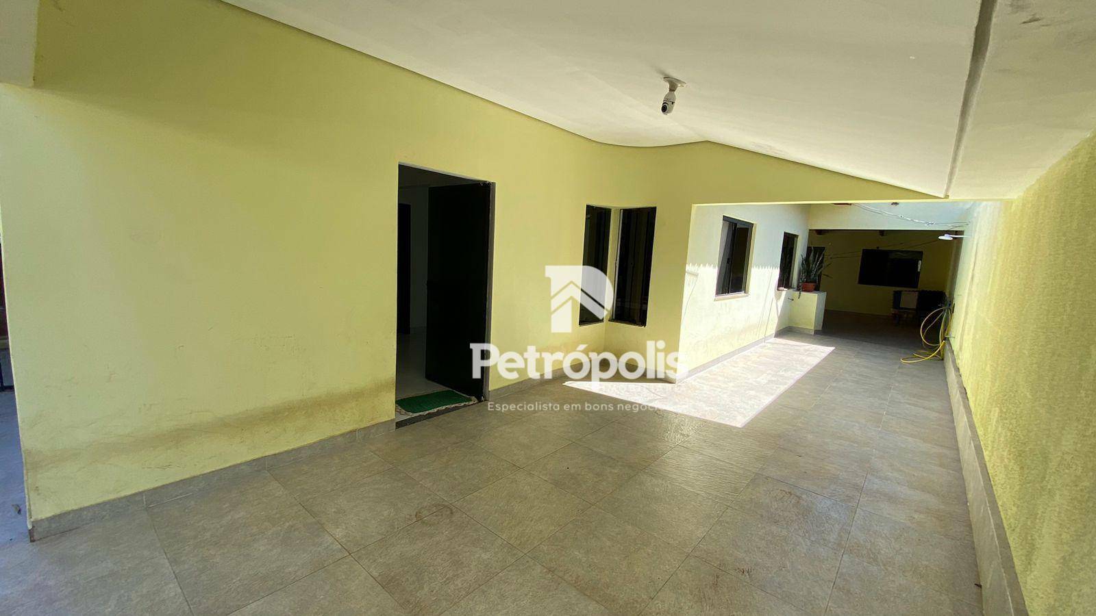 Casa à venda com 3 quartos, 197m² - Foto 2