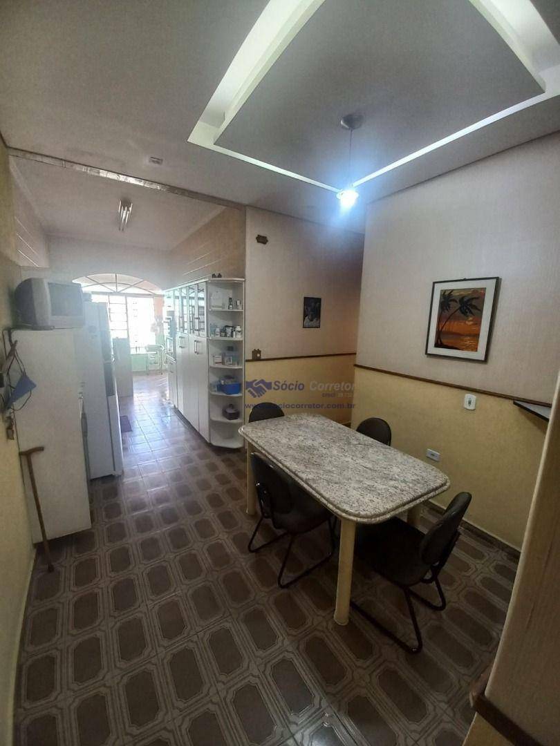 Casa à venda com 3 quartos, 310m² - Foto 6