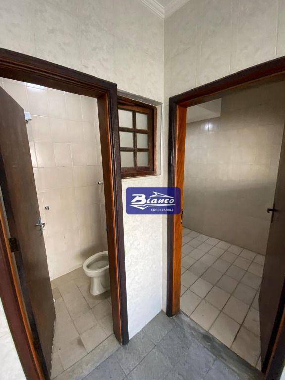 Sobrado à venda e aluguel com 3 quartos, 337m² - Foto 20