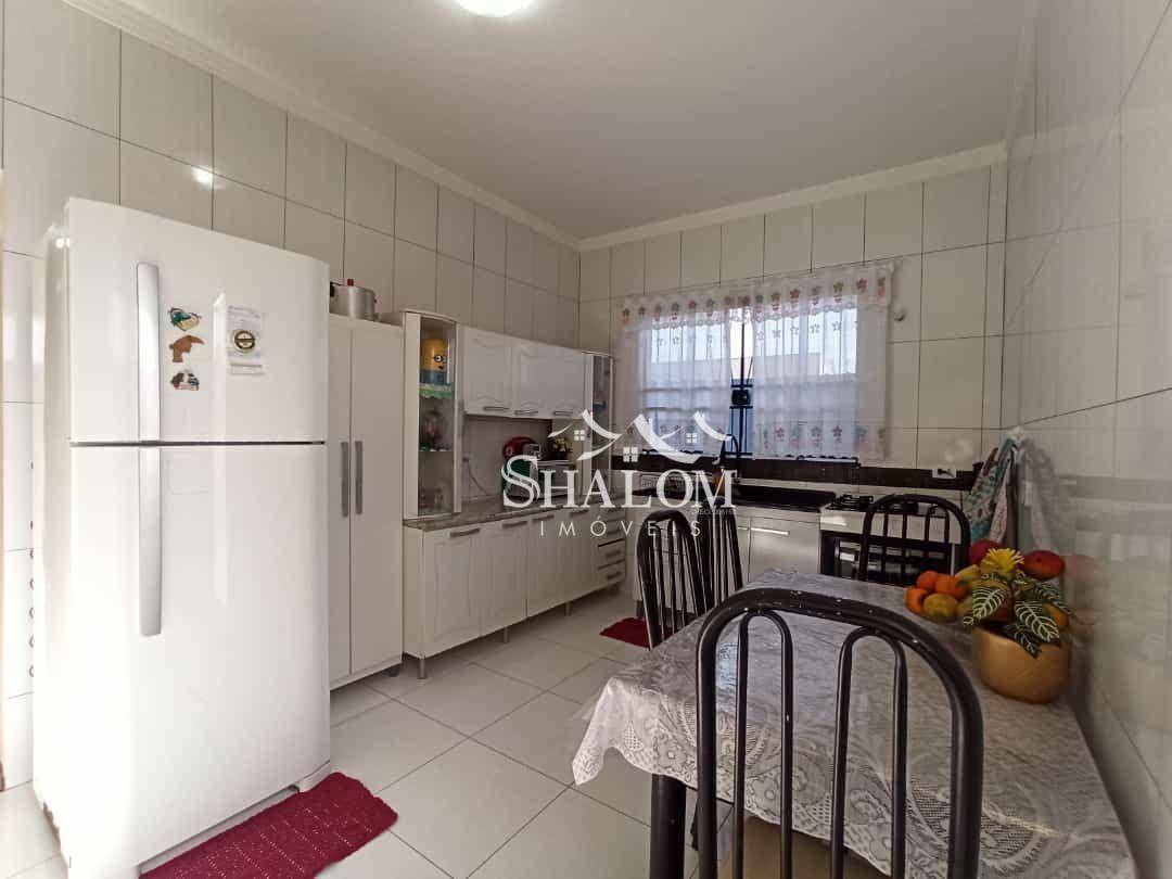 Casa à venda com 3 quartos, 99m² - Foto 4