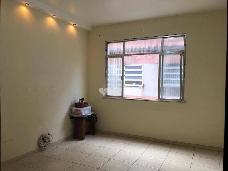 Apartamento à venda com 2 quartos, 79m² - Foto 2