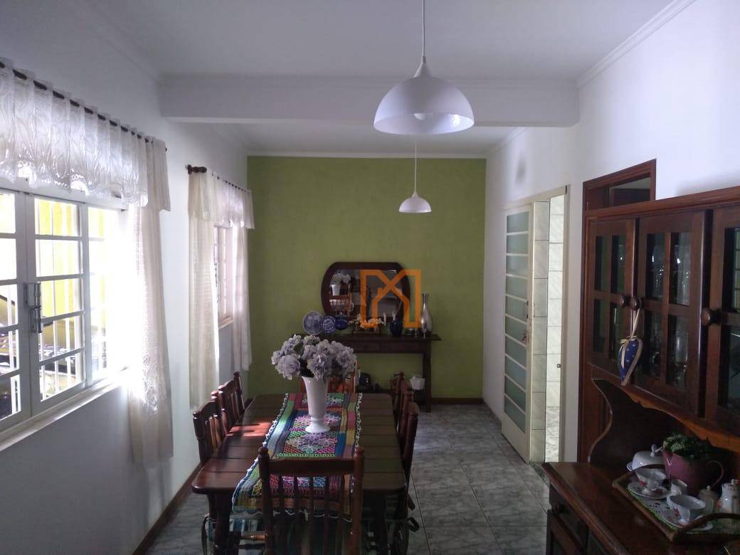 Casa à venda com 5 quartos, 300m² - Foto 31