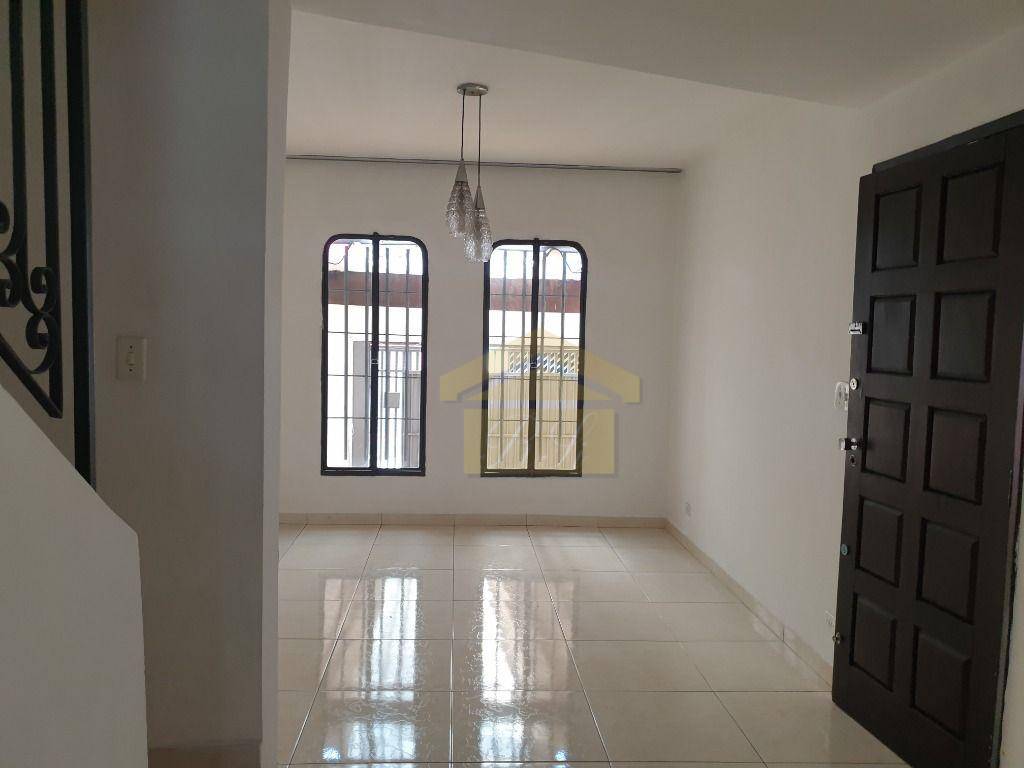 Sobrado à venda com 2 quartos, 86m² - Foto 1