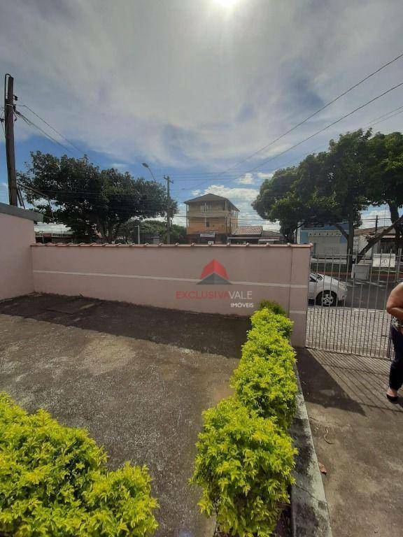 Casa à venda com 3 quartos, 77m² - Foto 4