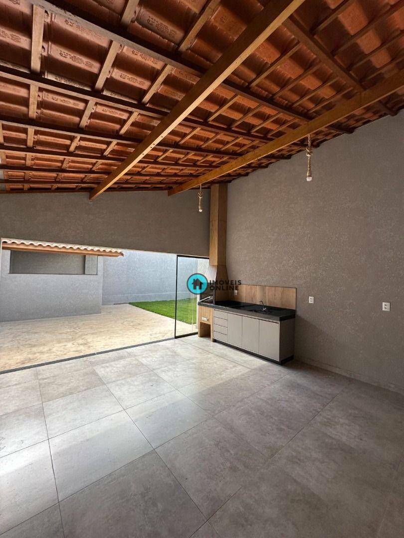 Casa à venda com 3 quartos, 160m² - Foto 2