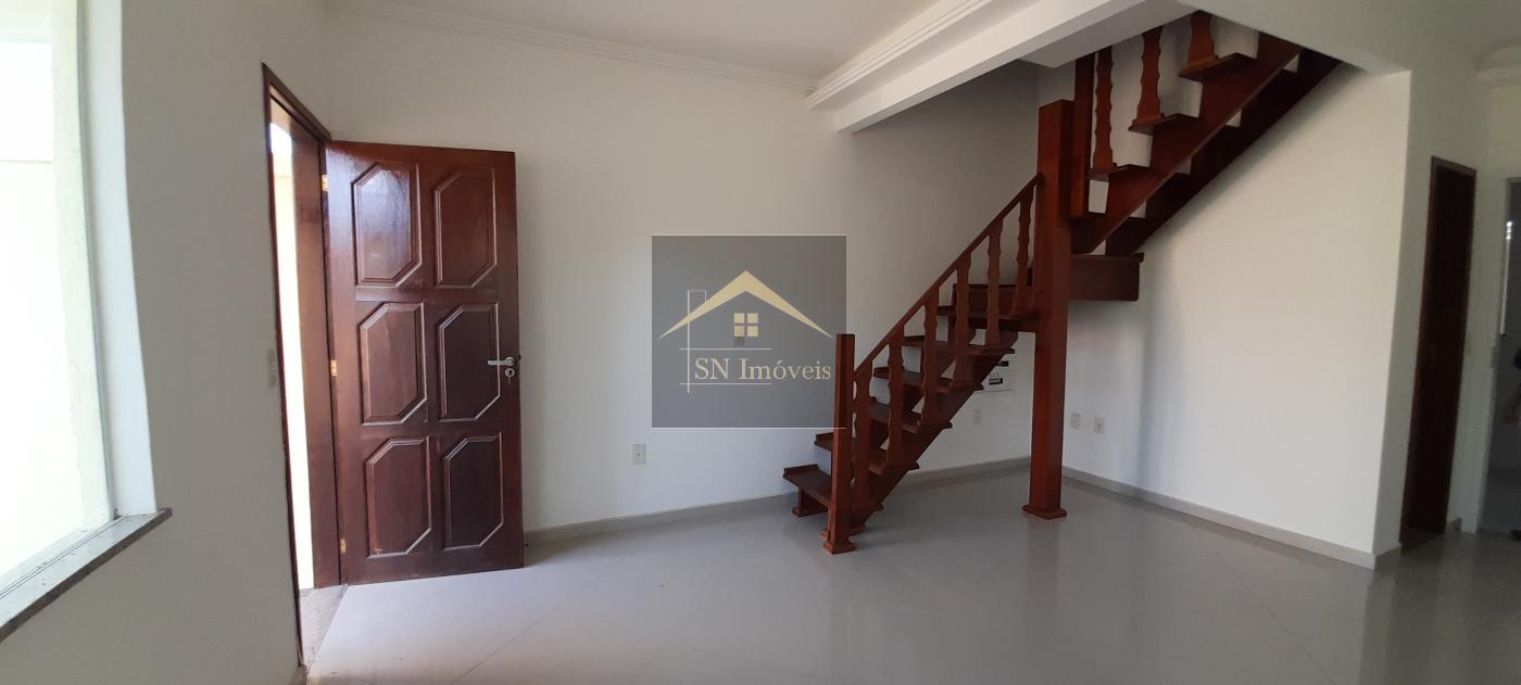 Casa à venda com 2 quartos, 80m² - Foto 1