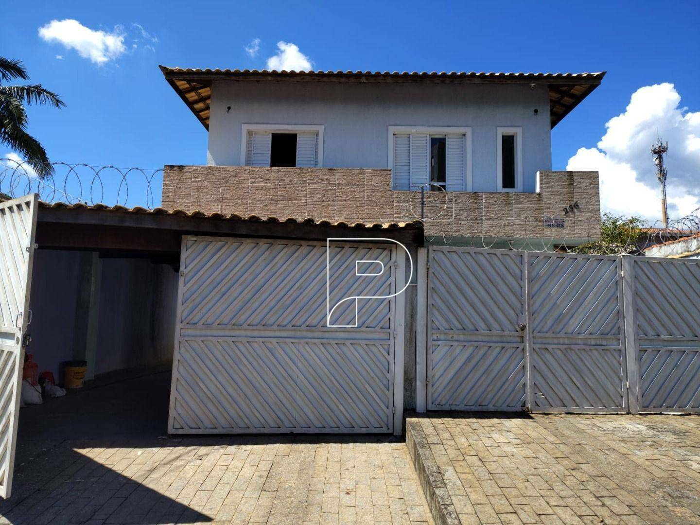 Casa à venda com 6 quartos, 297m² - Foto 1