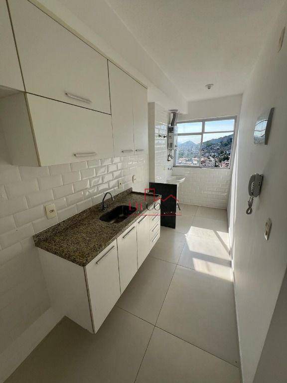 Apartamento à venda com 2 quartos, 62m² - Foto 17