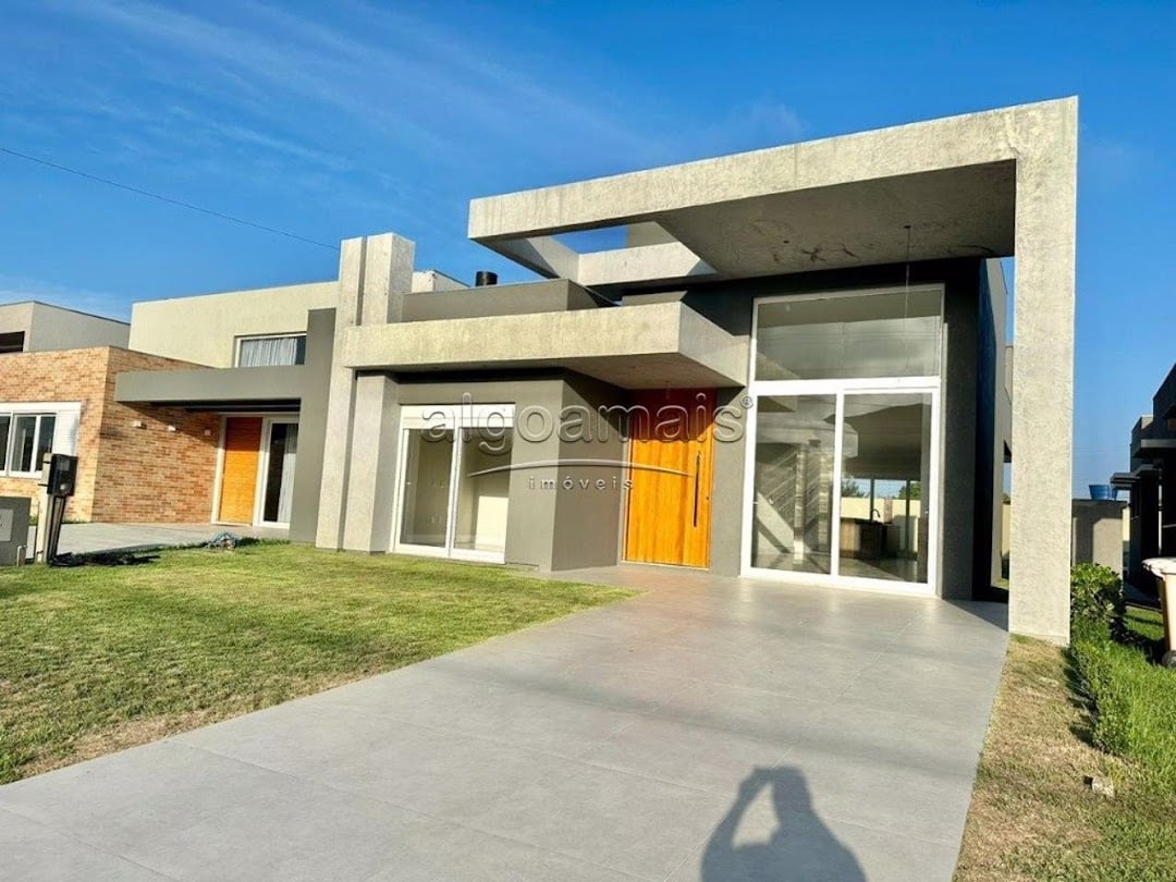 Casa de Condomínio à venda com 4 quartos, 179m² - Foto 1