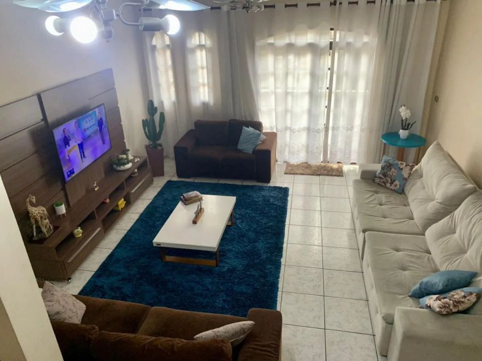 Sobrado à venda com 3 quartos, 294m² - Foto 1