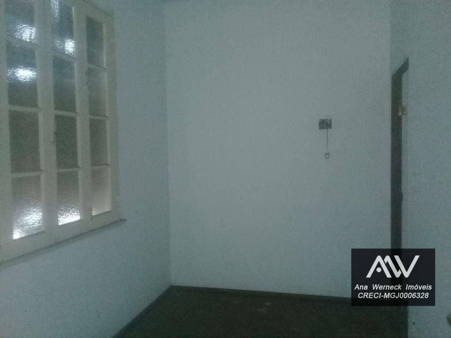 Casa à venda com 10 quartos, 200m² - Foto 32