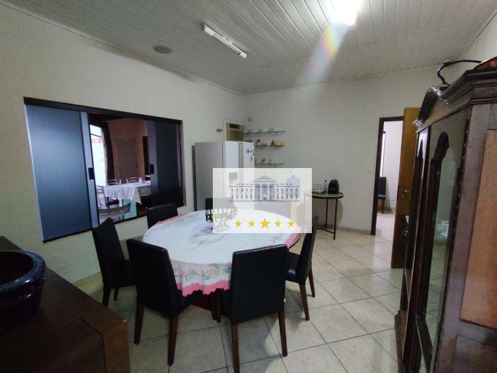 Casa à venda com 3 quartos, 352m² - Foto 16