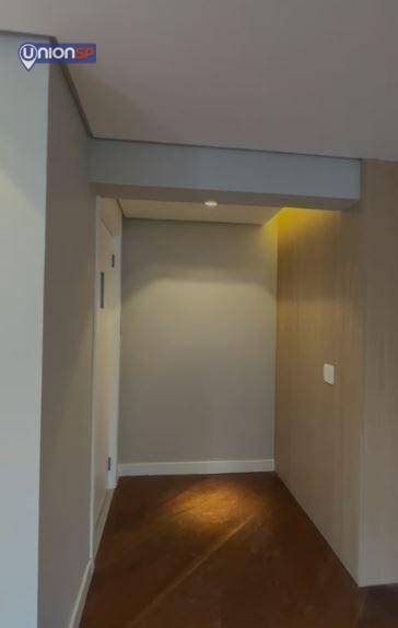 Apartamento à venda com 3 quartos, 189m² - Foto 3