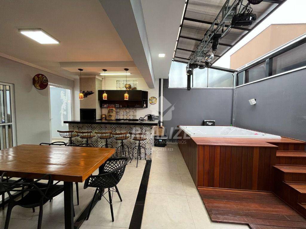 Casa à venda com 3 quartos, 210m² - Foto 15