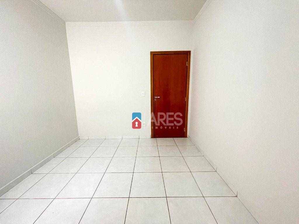 Casa para alugar com 3 quartos, 117m² - Foto 12