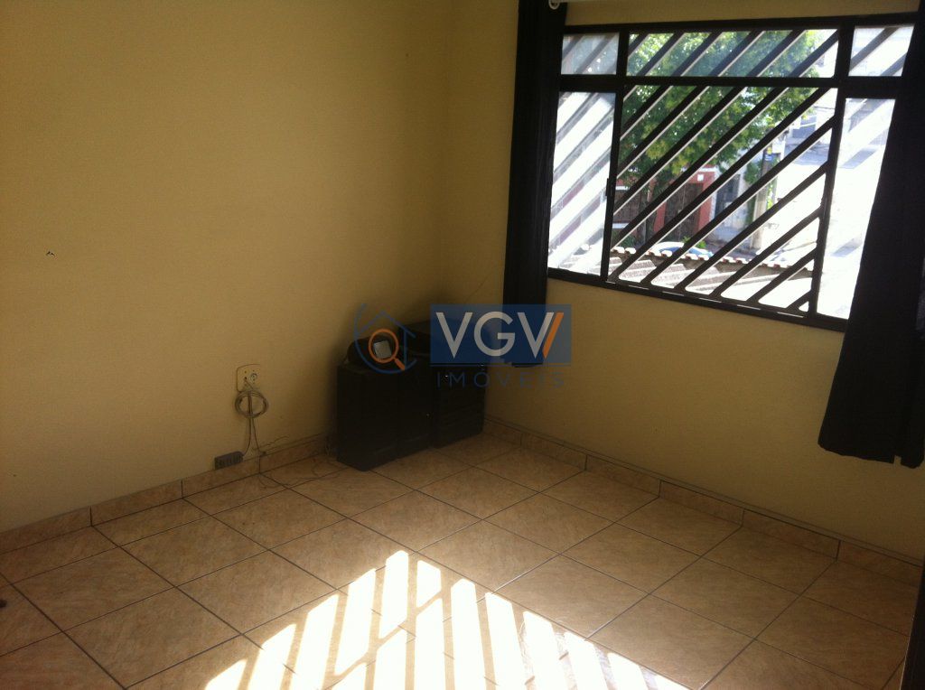 Casa à venda com 3 quartos, 150m² - Foto 1