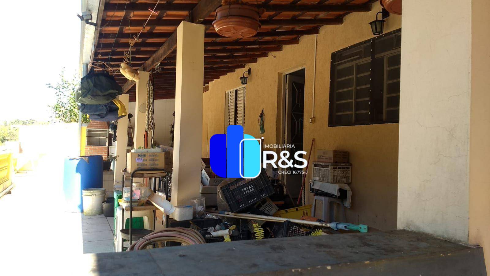 Chácara à venda com 2 quartos, 198m² - Foto 2
