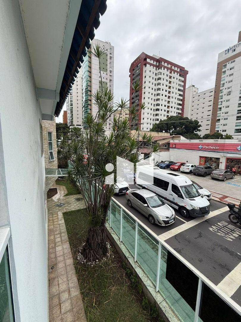 Casa de Condomínio à venda e aluguel com 4 quartos, 369m² - Foto 2