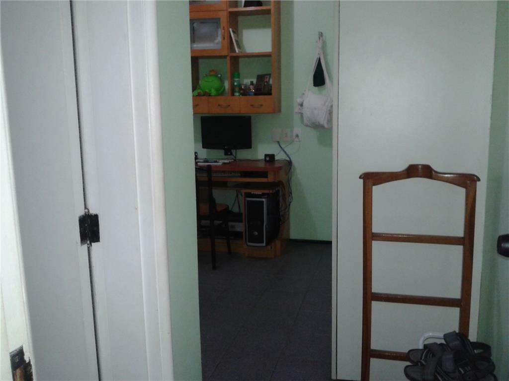 Apartamento à venda com 3 quartos, 217m² - Foto 13