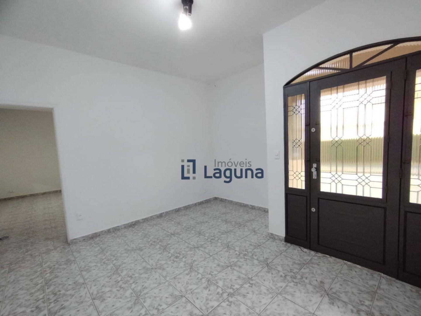 Casa para alugar com 2 quartos, 200m² - Foto 26