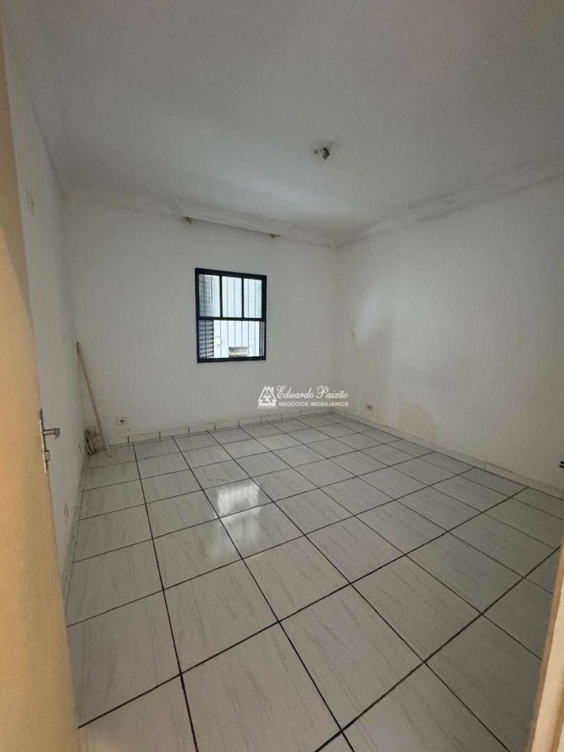 Apartamento para alugar com 3 quartos, 80m² - Foto 10