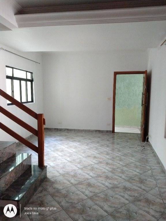 Sobrado à venda com 3 quartos, 209m² - Foto 2