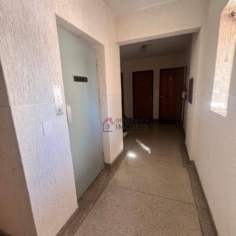 Apartamento à venda com 2 quartos, 85m² - Foto 17